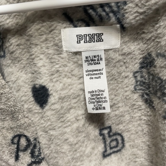 VS PINK bathrobe - Picture 3 of 3